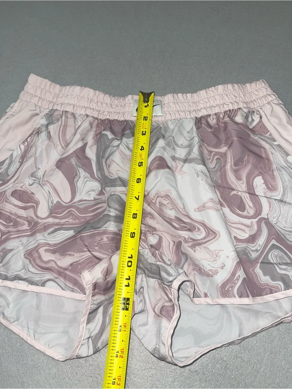 Nike Womens Marbled Pink Gray White Athletic Training Shorts Pull-On Size L 183
